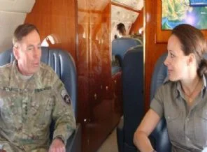'Masa altında seks' CIA Başkanını bitirdi