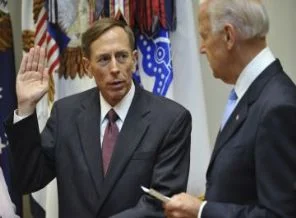 Petraeus Bingazi saldırısı hakkında ifade verdi