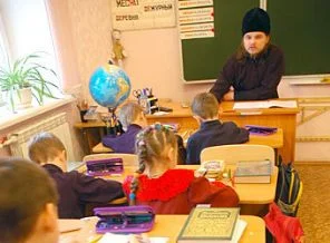 Rusya Eğitim Bakanlığı: okulda 'dua odası' açılsın