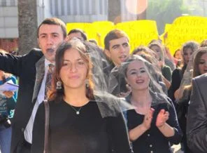 'Sizin yüzünüzden evlenemiyoruz...'