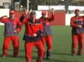 Temizlik işçilerinden 'Gangnam' dansı