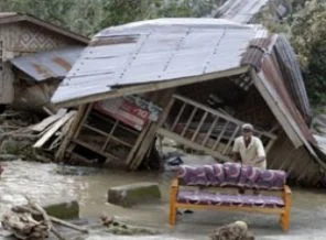 475 ölü 200 bin evsiz