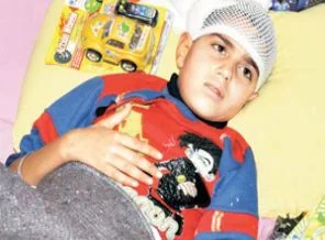 6 yaşında ama savaş elinden her şeyini aldı