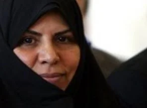 Ahmedinejad tek kadın bakanını da kovdu