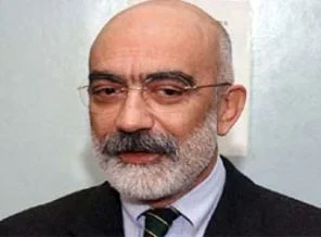 'AKP fazlasıyla 28 Şubatçı generallere benzedi'