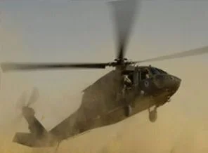 Askeri helikopter şehir merkezine düştü