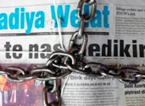 Azadiya Welat çalışanları gözaltında...