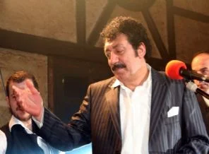 'Baba' müziğe tempo tutuyor