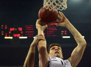 Beşiktaş yenilgiyle başladı