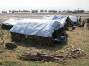 Çin'den Arakan'daki evsizlere yardım