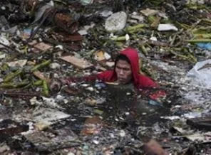 Filipinler'de fırtına: 6 bin kişi mahsur
