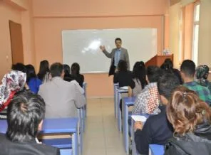 Hakkari'de ''Kürtçe seçmeli derse'' ilgi