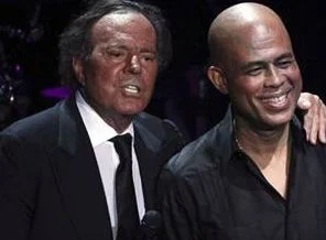 Iglesias'tan Haiti Devlet Başkanı ile düet