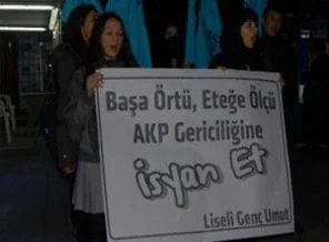 Kıyafet bahane Örtü düşmanlığı şahane