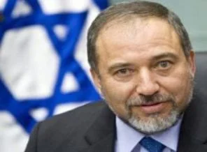 Lieberman zor durumda