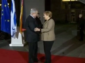 Merkel ve Netanyahu Berlin'de başbaşa görüştü
