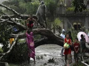 Mindanao'da 80 can aldı, 40 bin kişi evsiz kaldı