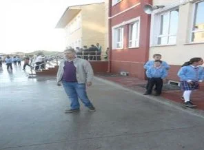 Öğretmenden kıyafet için sivil itaatsizlik eylemi