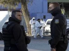 Parti bürosunda bomba patladı