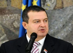 Sırplar ile Arnavutlar arasında heykel gerilimi