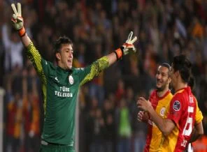 Terim açıkladı! Muslera oynayacak mı?