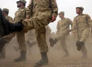 Afganistan'da Nato askerine 'içeriden saldırı'