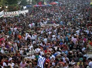 Atina'da ırkçılığa karşı büyük gösteri