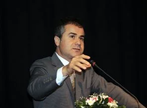 Bakandan holiganlara gözdağı