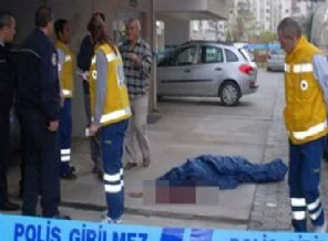 Başı ağrıyor diye pencereden atladı