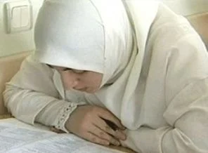 Başörtüsü yasağı Azerbaycan'a da bulaştı!