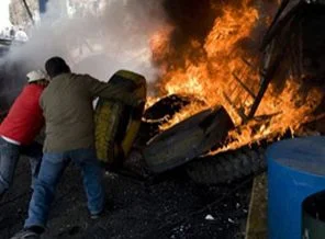 Bolivya'da otobüs uçuruma yuvarlandı: 10 ölü