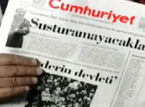 Cumhuriyet hangi yazarının işine son verdi?