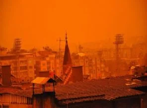 Diyarbakır kızıla boyandı