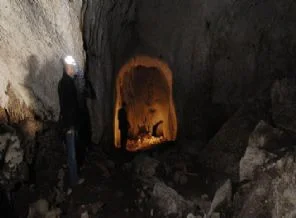 En esrarengiz mağaralar