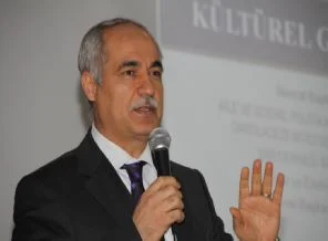 Günümüz insanı okumayı bırakıp ekranlarla akran olmuş