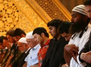 Haçlı'nın merkezinde namaz ve Kur'an anlatıldı