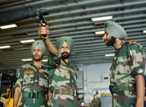 Hindistan'da saldırı: 7 paralı asker öldü