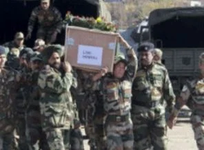 Hindistan: Pakistan askerleri kafa kesti