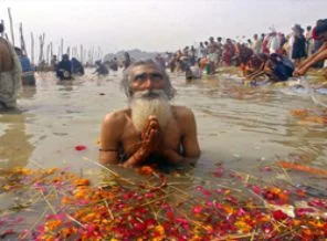 Hindular günahlarından arınıyor