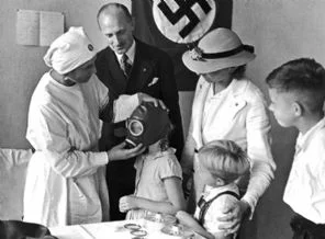 Hitler çocukların rengini bile sarartmış!