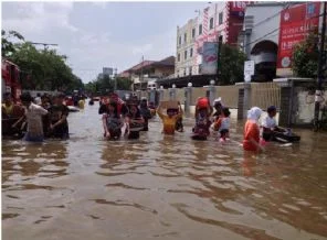 İHH Ekipleri sular altındaki Jakarta'ya ulaştı