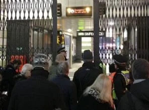 İngiltere Gatwick treninde yangın