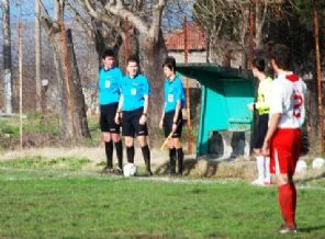 Jandarmanın acil işi çıktı maça ara verildi!