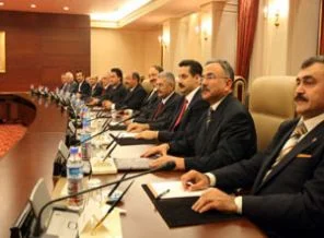 Kabineden gidişi nedense şaşırtmadı