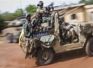 Mali yağmalanıyor! Asker Fransa'dan para Japonya'dan