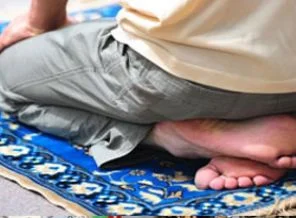 Namaz kılan öğrenciye ceza