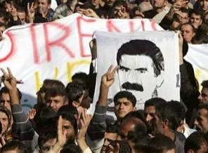 Öcalan'a destek verdiler !