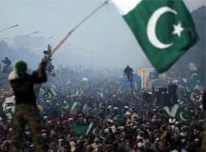 Pakistan'da gösteriler üçüncü gününde