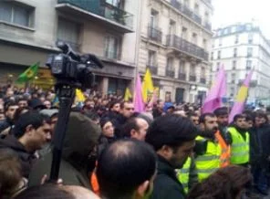 Paris karıştı!