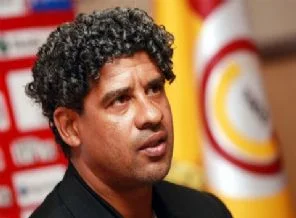 Rijkaard kovuldu